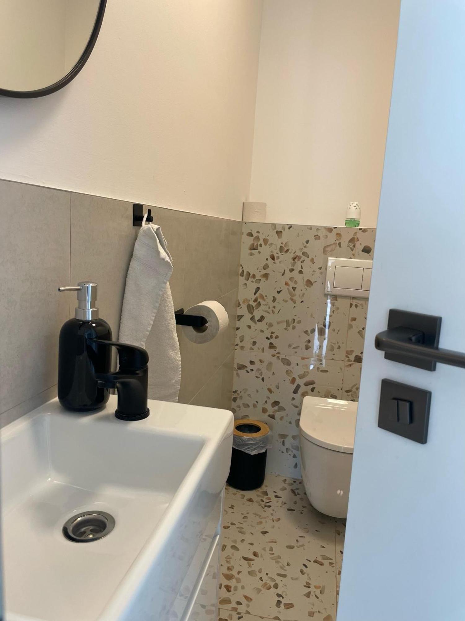 Klimatizovany Apartmanovy Dom, S Virivkou, 1B セネツ エクステリア 写真